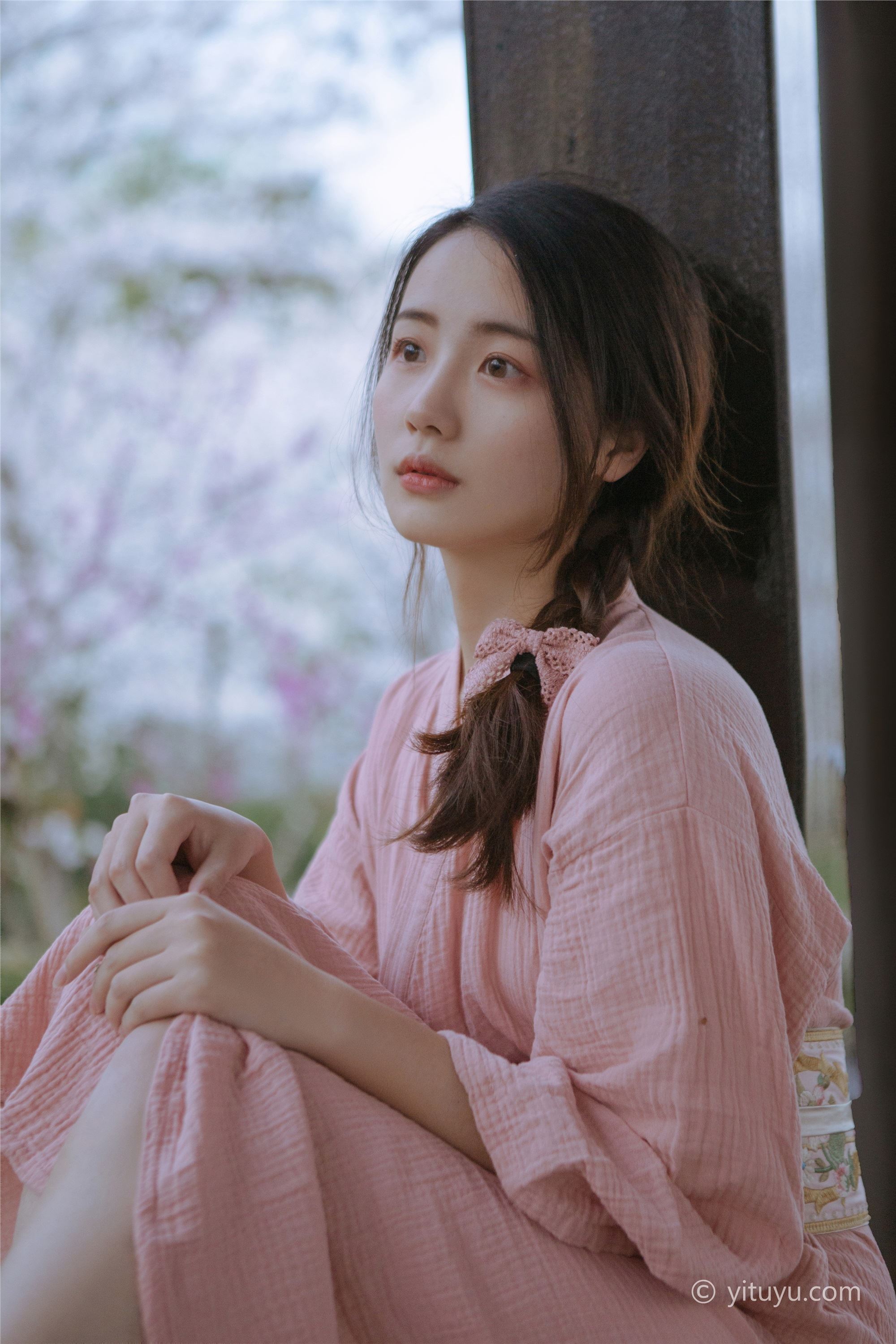 YITUYU艺图语  2021.05.19 起风渐暖，樱花将灿 一只小四月